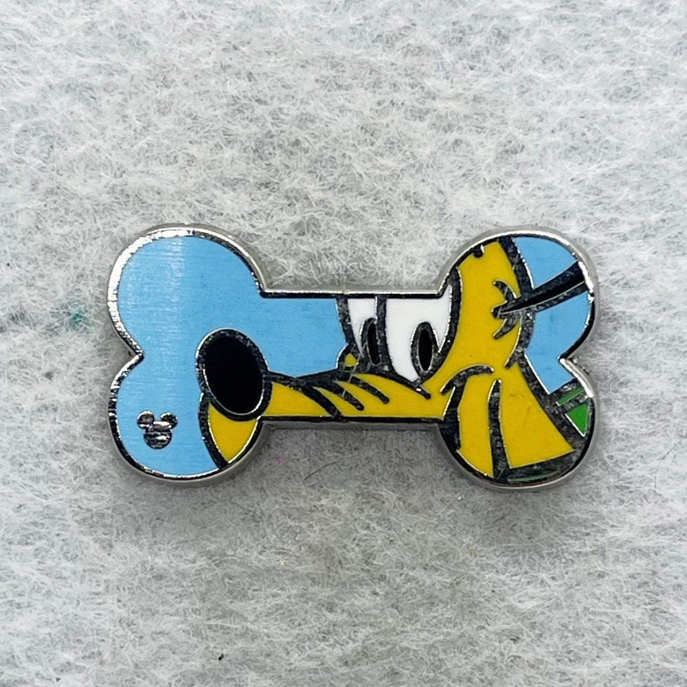 🔮 5/$25 Disney Pluto Bone Pin